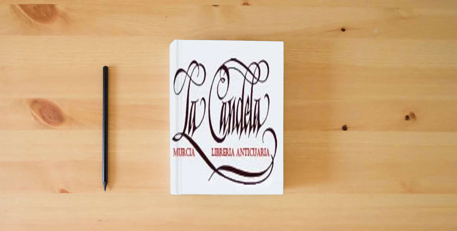 The book Arbitraje y concurso internacional is on the table