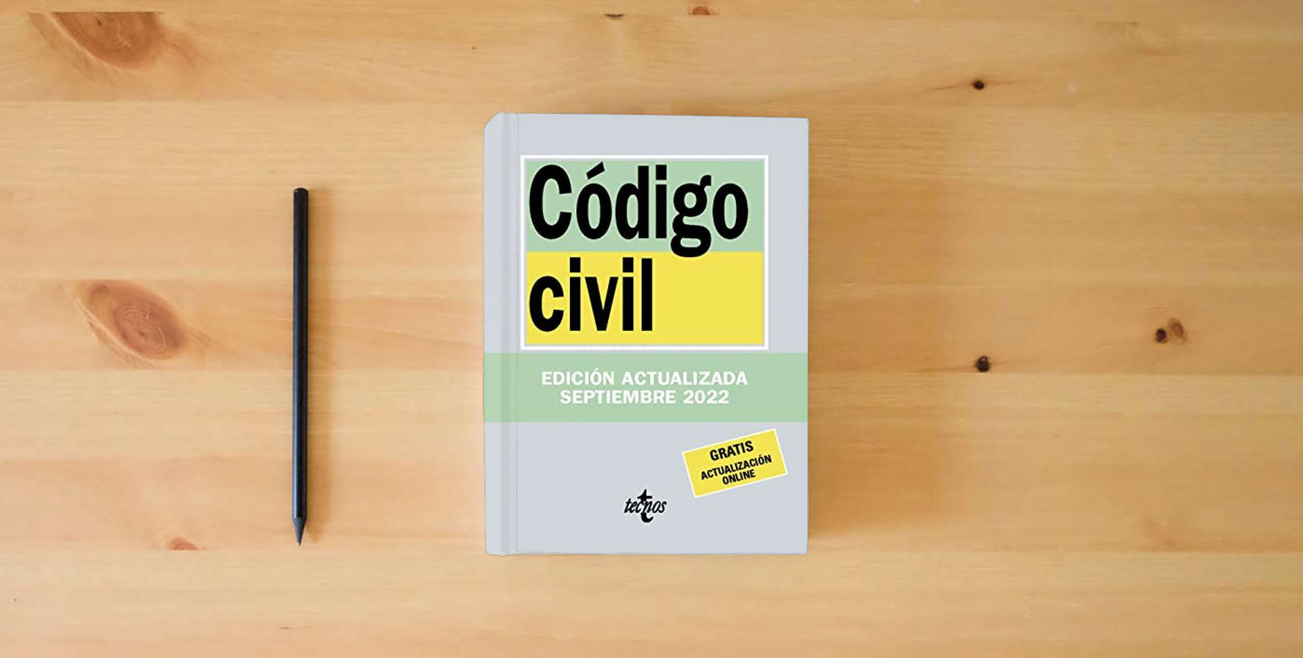 The book Código Civil (Derecho - Biblioteca de Textos Legales) is on the table