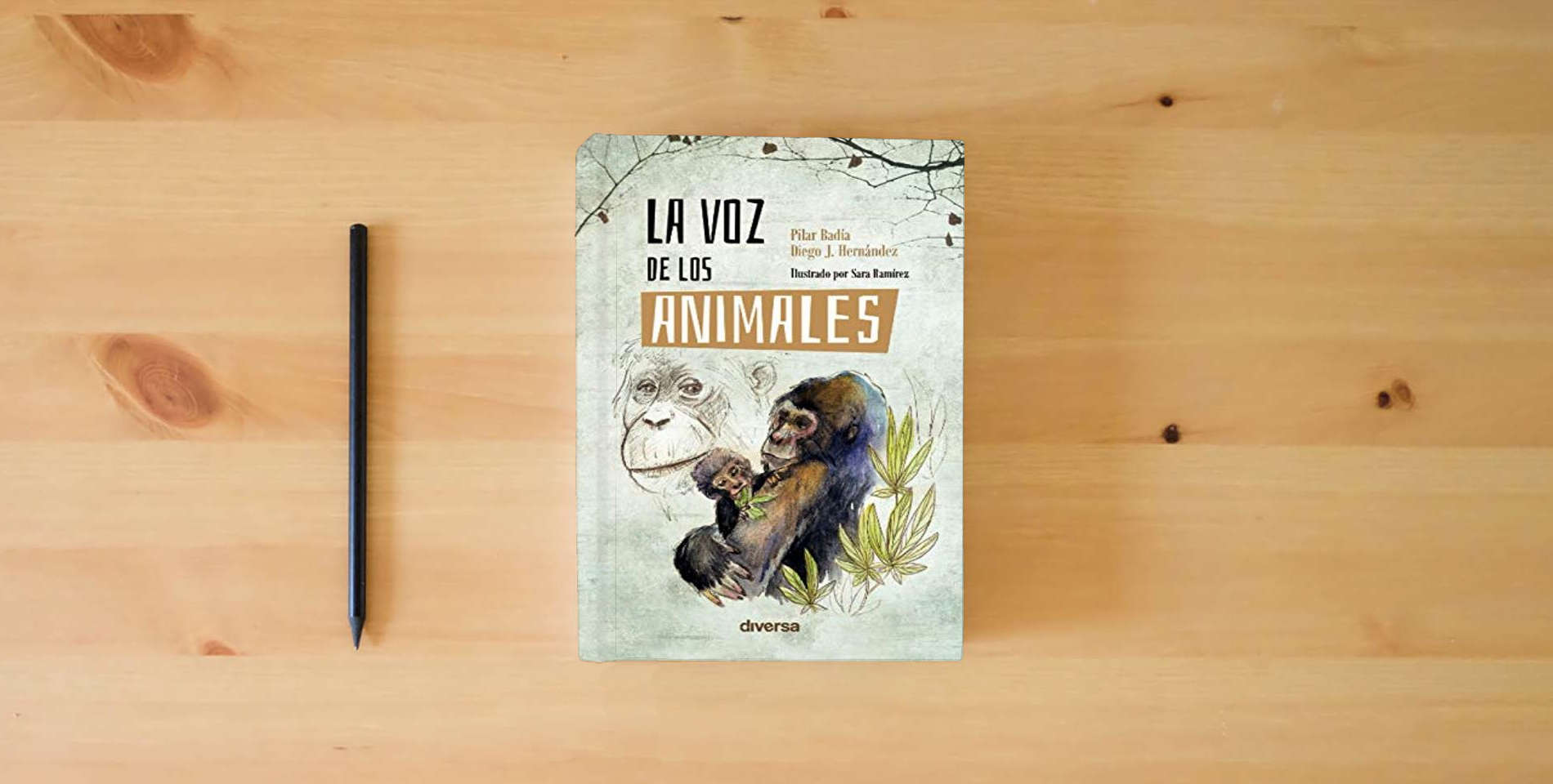 The book La Voz De Los Animales: 4 (Conciencia) is on the table