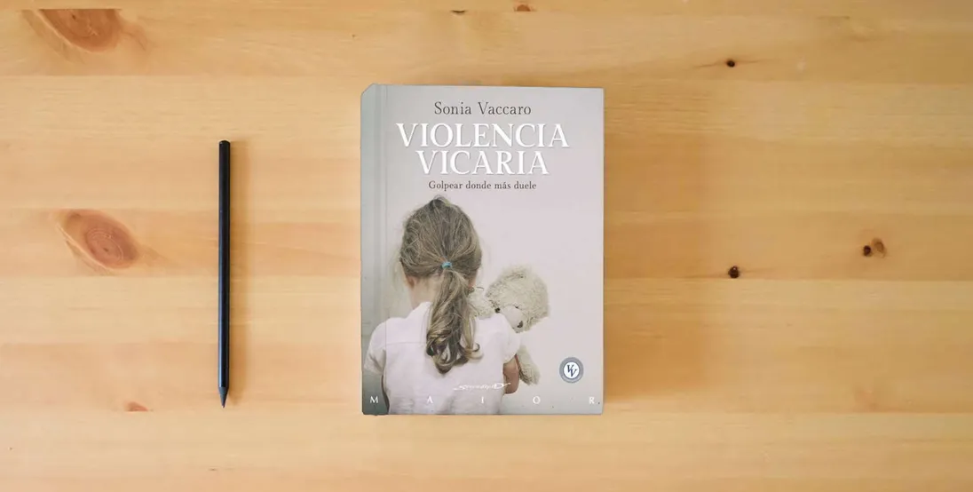 The book Violencia vicaria: 78 (Serendipity Maior)} is on the table