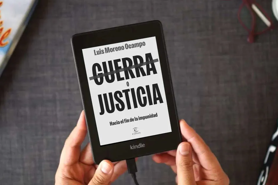 Lea en línea Guerra o justicia: Hacia el fin de la impunidad (NO FICCIÓN) como un eBook Kindle