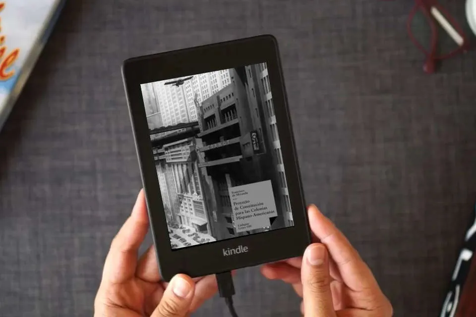 Lea en línea Proyecto de Constitución para las Colonias Hispano-Americanas: 100 (Leyes) como un eBook Kindle